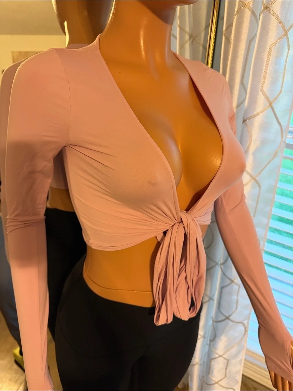 ALO Yoga Blush Pink Long-Sleeve Tie-Front Crop Top